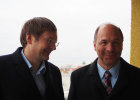 Bauminister Dr. Hans Reichhart mit dem Geschäftsführer der BayernHeim-AG Peter Baumann